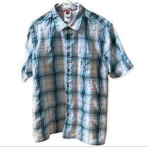 Northface shirt size Large